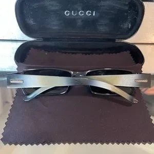Authentic Gucci vintage Y2K skinny sunglasses gray black m_64b1fed8308f07f2e7e3598c.jpg main image 3